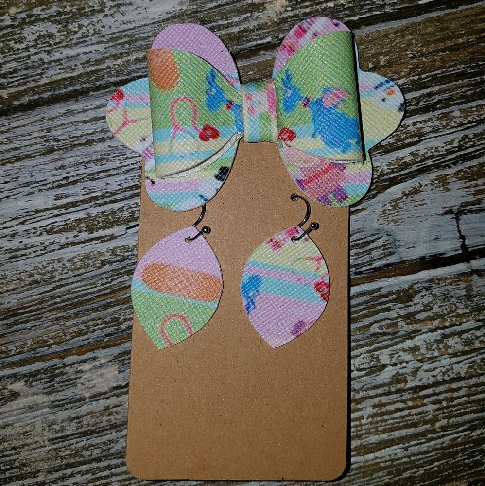 Doc Mcstiffins earrings and bow set